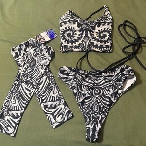 Chic Black and White Tribal Print Rave Fit